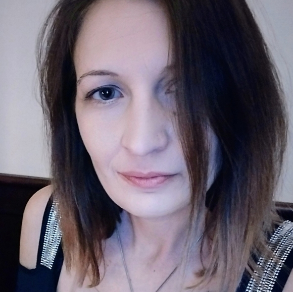 Meet your Posher, Jess - Picture 1 of 2